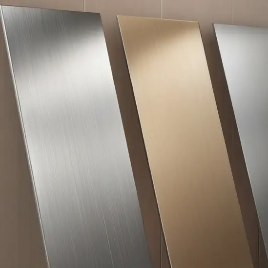 Kovový panel zpomalující hoření